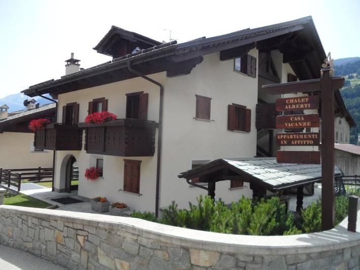 Baita per 3 persone, con giardino e panorama, con animali domestici a Comune di Bormio