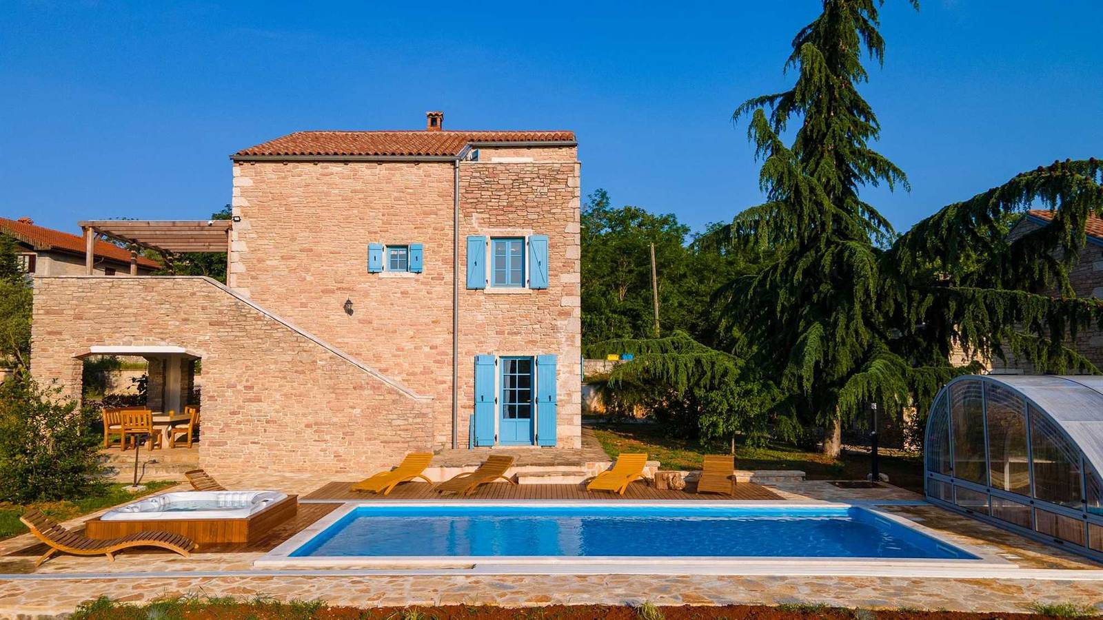 Villa Julijud with a Private Pool and Glass Dome – an Istrian Gem for Complete Relaxation in Brajkovići, Istrie centrale