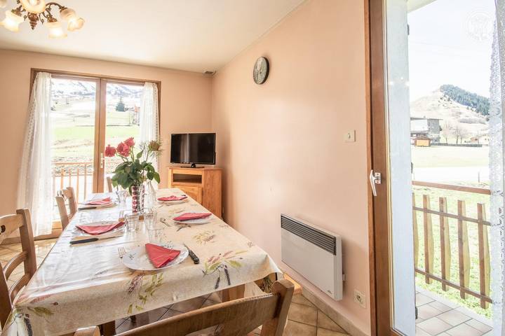 Gîte pour 7 personnes, avec terrasse, animaux acceptés à Albiez-Montrond - 4