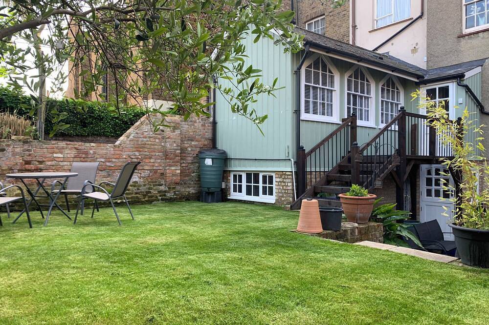 Geheel appartement, Grand Flat | Heart of Herne Bay | 300m from beach in Herne Bay, Kent