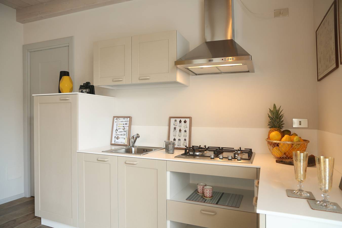 Entire apartment, Apartment 'Dos Del Sul - Appartamento Cumino'  Wi-Fi and Air Conditioning in Roè Volciano, Garda Mountains