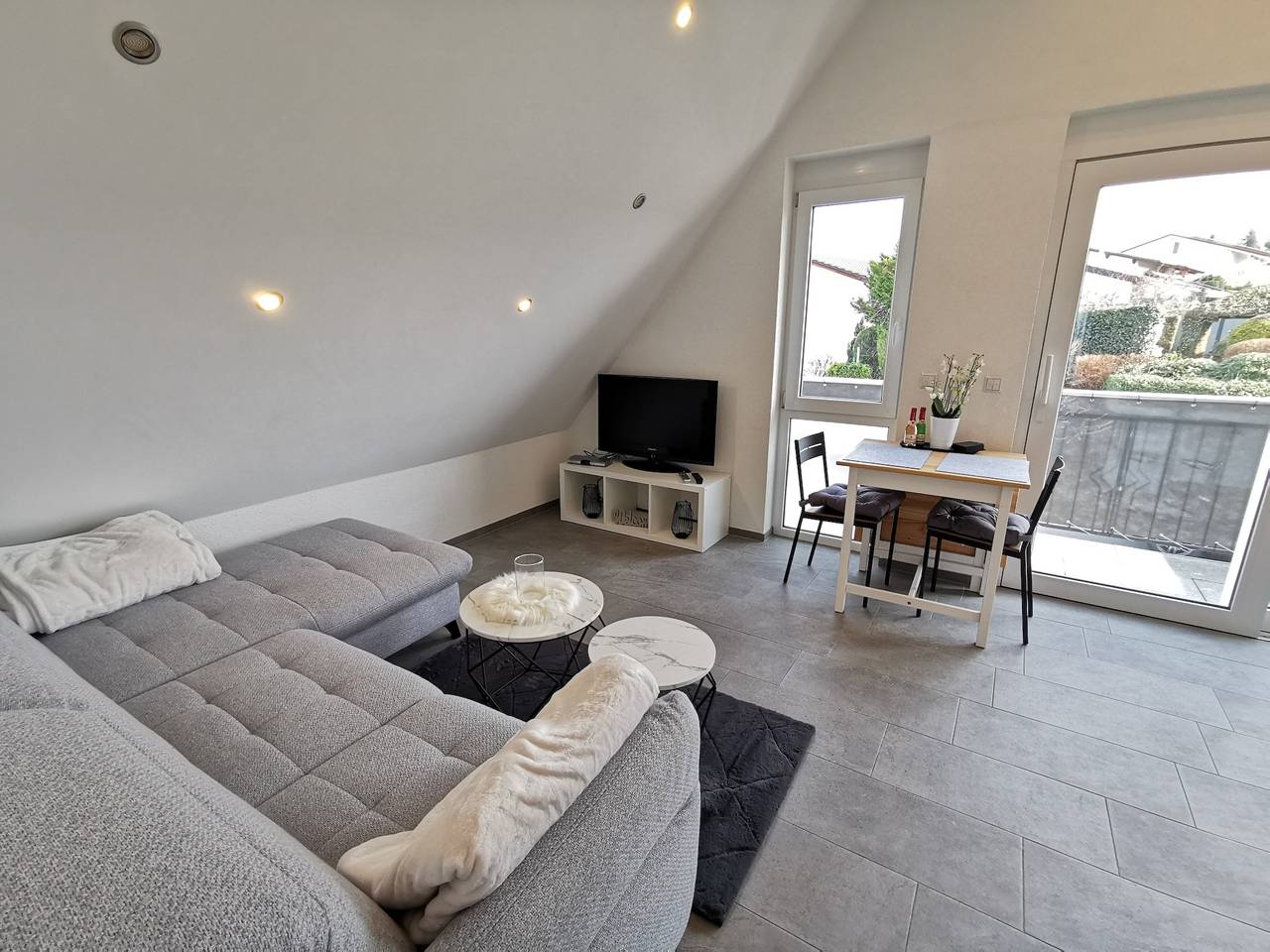 Ganze Ferienwohnung, Bodensee Apartment Meckenbeuren Ludwig Richter Strasse in Ravensburger Spieleland, Meckenbeuren