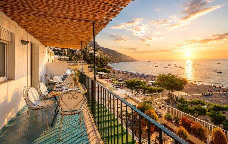 Vacation rental for 6 people, with ocean view and balcony in Positano