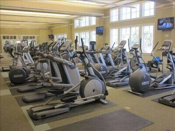 Villa for 6 people, with balcony and pool in South Carolina