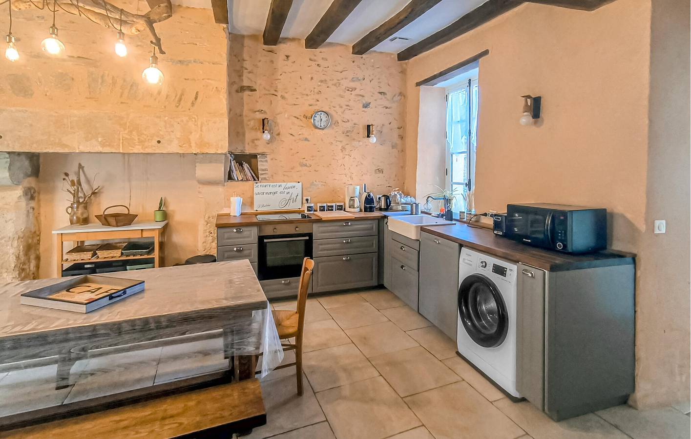 Modernes Apartment mit Pool und Parkplatz, 1,5 km von Parennes entfernt in Parennes, Sarthe