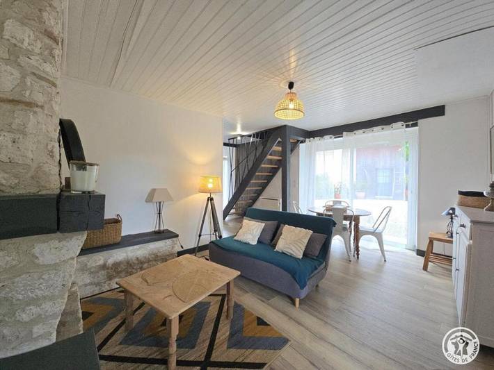Gîte pour 6 personnes, avec piscine ainsi que jardin et terrasse à Monsaguel