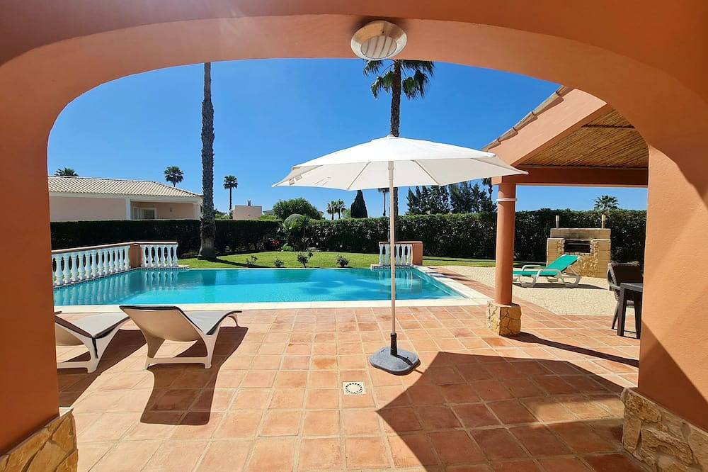 Villa am Meer, privater Pool & Kinderspielplatz, 2 km zum Strand in Lagos, Faro Distrikt