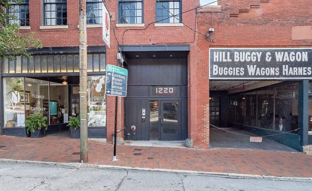 Ganze Wohnung, Luxurious 3Br Downtown Penthouse - Perfect Location in Lynchburg, Virginia