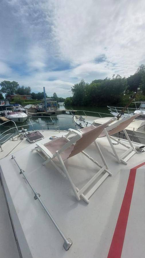 Bateau pour 3 personnes, avec vue ainsi que balcon et vue sur le lac dans Côte-d'Or