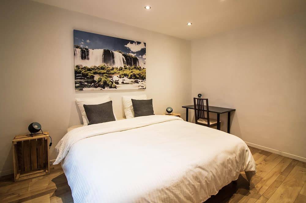 Entire apartment, Apartment-Superior-Private Bathroom-Landmark view-L'Industriel in Saint-Paul-Trois-Châteaux, Nyons region