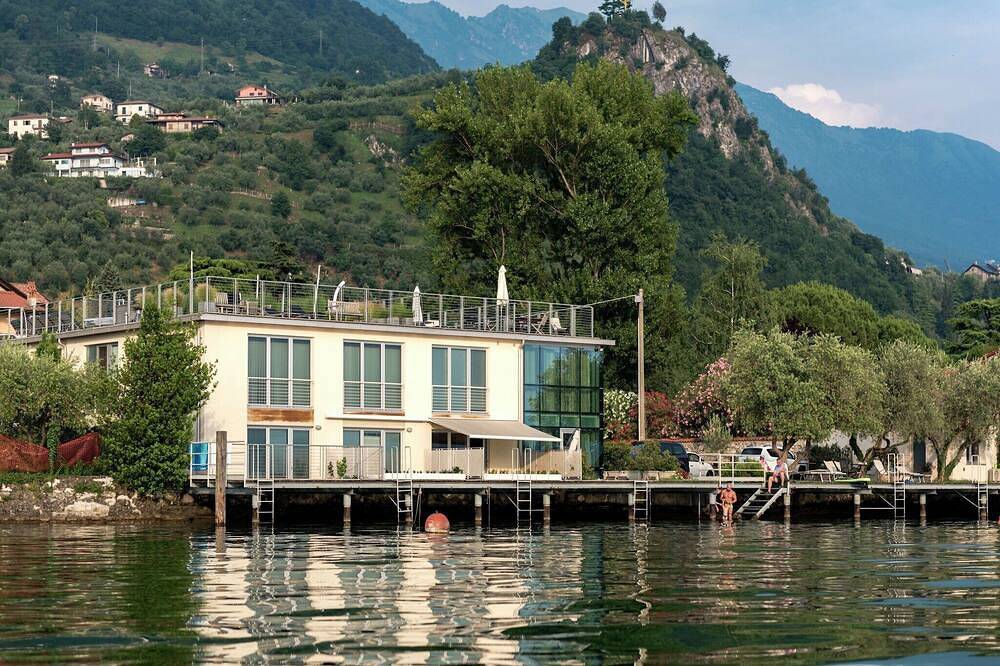 Ganze Wohnung, Rückzugsort am See mit Garten in Marone, Gemeinde Marone