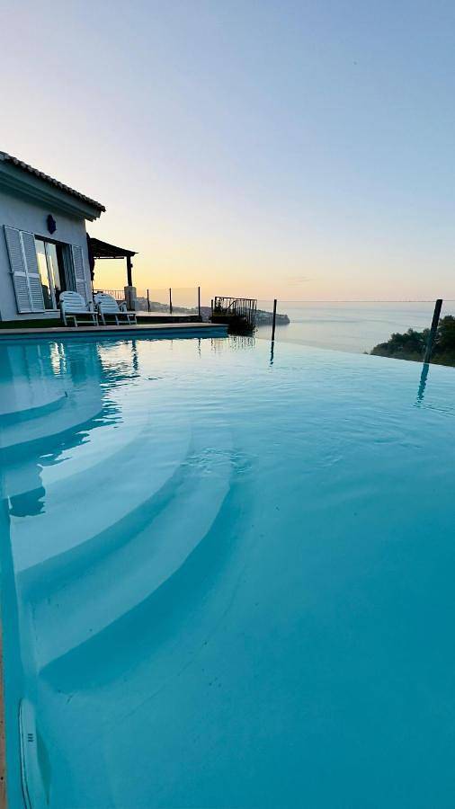 Chalet para 6 personas, con piscina además de jacuzzi y jardín en Costa Tropical - 2