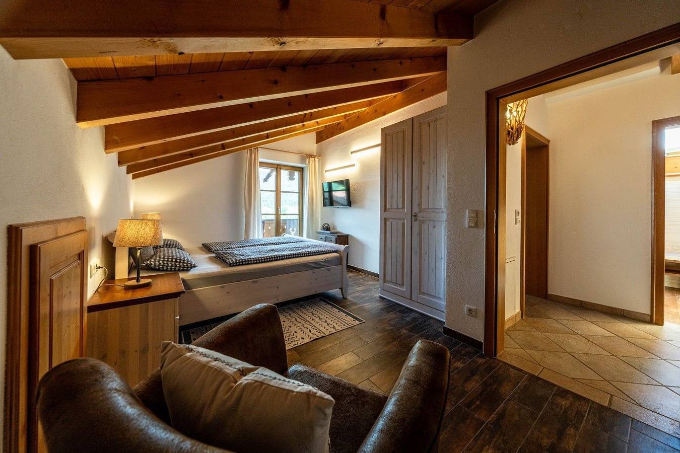 Ganze Wohnung, Haus Lara Fewo 3 - Kleine Traum-Fefwo mit Panorama-Balkon, 42 m² für 2 Personen in Wallgau, Walchensee