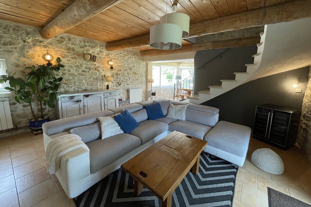 Haus inmitten von Lavendelfeldern in Sault, Parc naturel régional du Mont-Ventoux