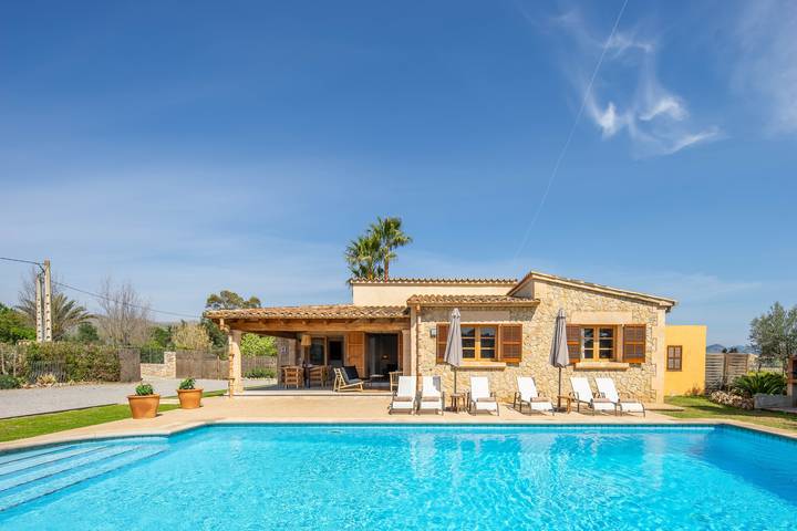 Villa Can Canavaret by Sunvillas Mallorca in Pollença, Mallorcas Küste