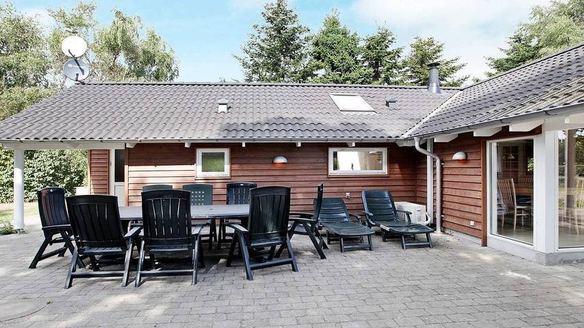Ferienhaus für 13 Personen, mit Whirlpool und Sauna sowie Terrasse in Kramnitse - 2