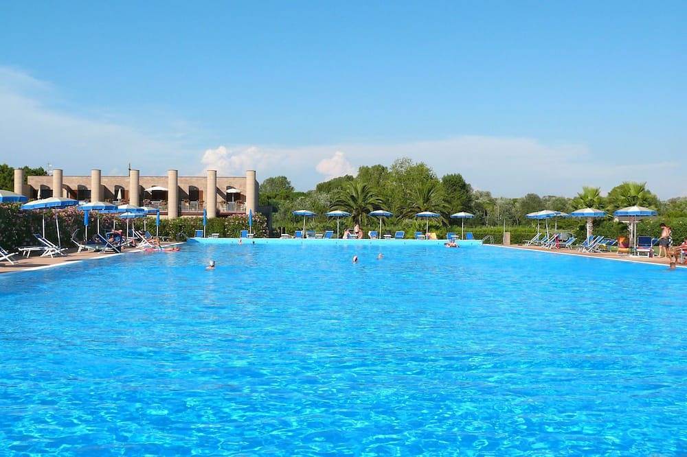Appartamento intero, Bellissimo appartamento con Wifi, piscina, A/C, Tv, terrazza, animali ammessi e parcheggio in Pisa, Riviera Toscana
