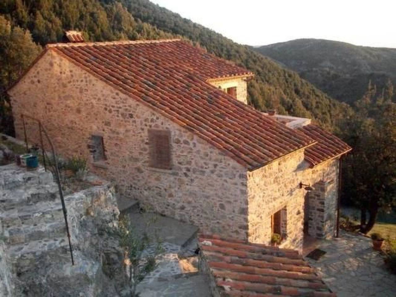 Natursteinhaus mit Panoramablick zum Meer in Tortorella, Cilento