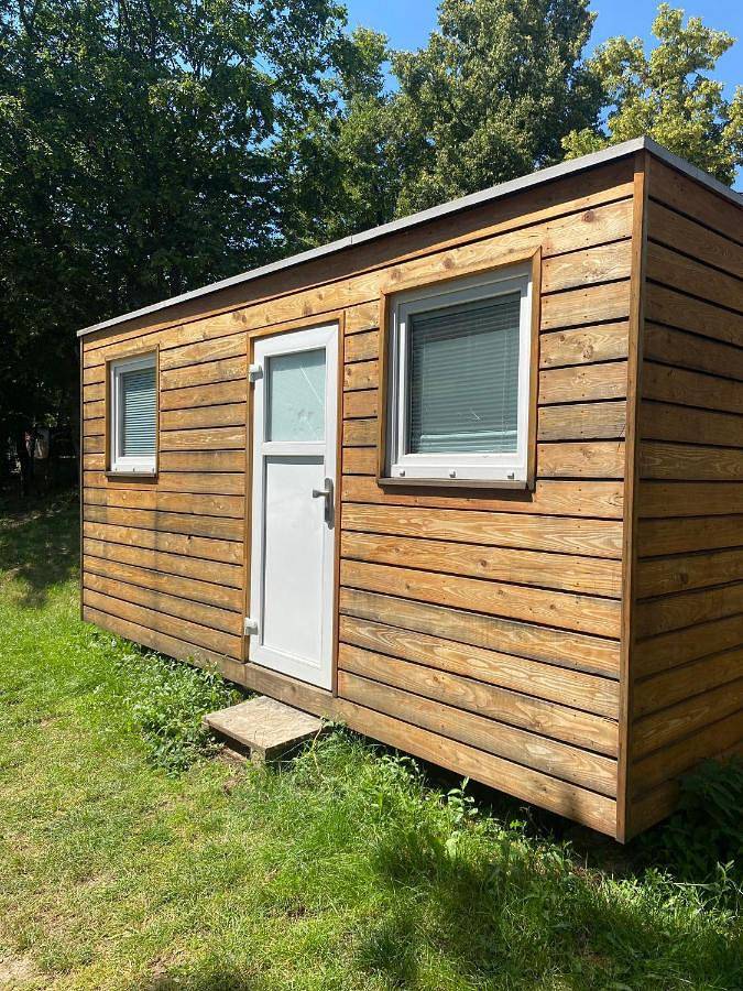 Camping pour 2 personnes, avec sauna et jardin ainsi que terrasse et jacuzzi