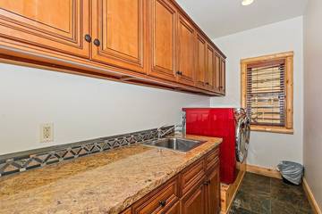 Glamping for 16 Guests in Big Bear Lake, San Bernardino County, Picture 4