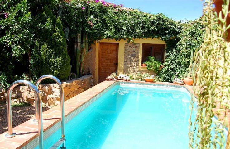 Casa rural para 2 personas, con Terraza y Jardín además de Piscina y Vistas en Provincia de Badajoz