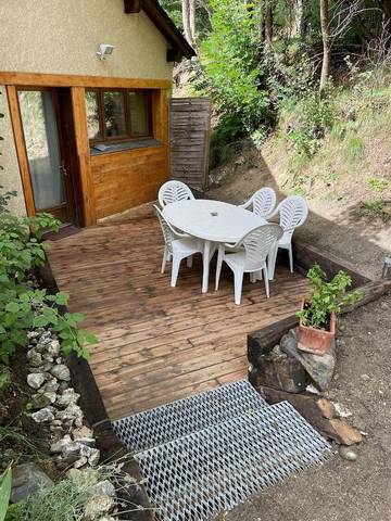 Gîte pour 4 personnes, avec terrasse à Llo