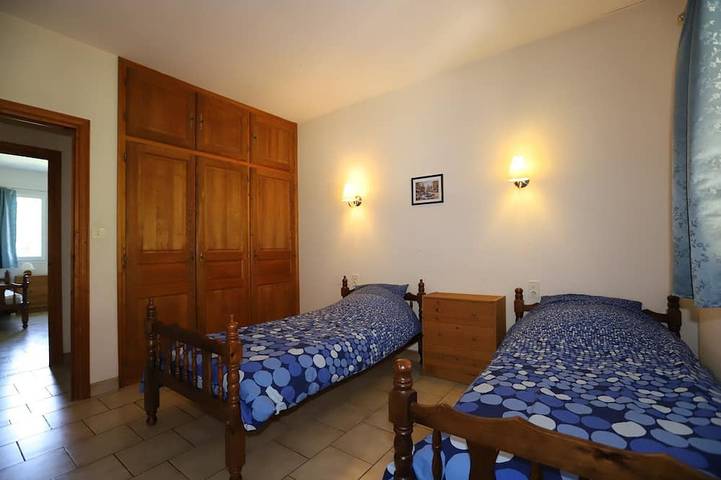 Gîte pour 6 personnes, avec jardin et piscine à Limbrassac - 4