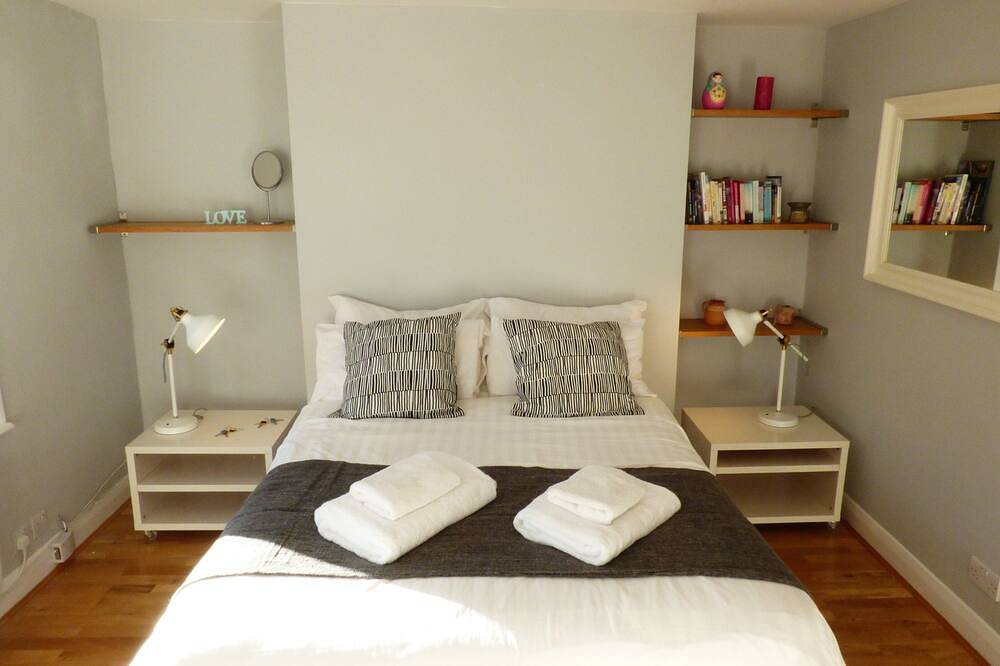 Apartment for 5 People in Tower Hamlets, London