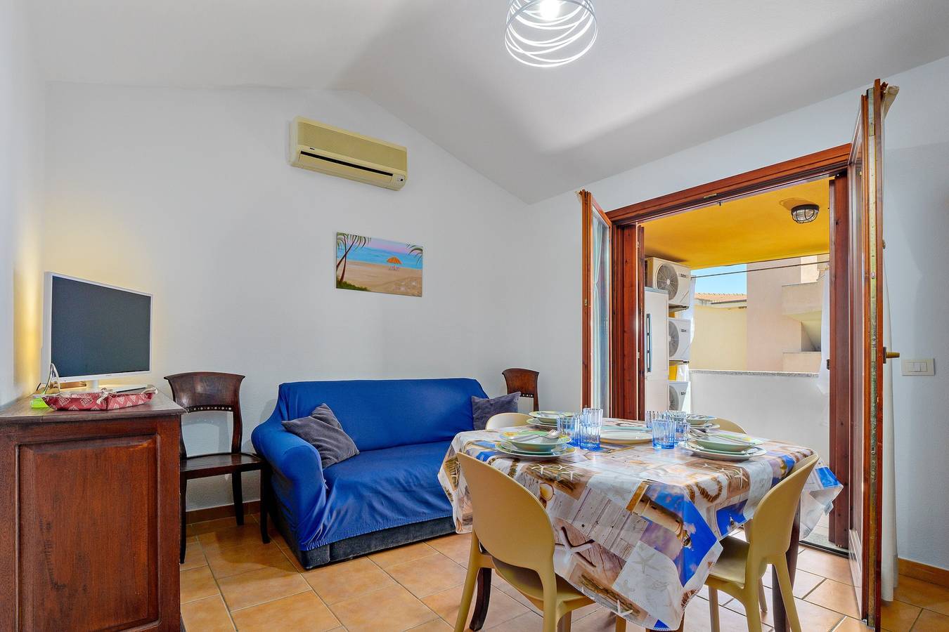 Ganze Wohnung, Ferienhaus 'Casa Vacanza Olbia Mare' mit Meerblick, Gemeinschaftsgarten und Klimaanlage in Olbia, Gallura