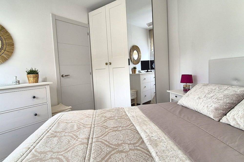 Entire apartment, Wonderful apartment with terrace in La Carihuela - Torremolinos in Montemar Torremolinos, Torremolinos