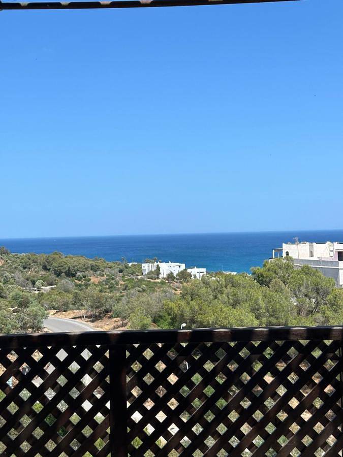 Appartement de vacances pour 3 personnes, avec piscine ainsi que vue et terrasse