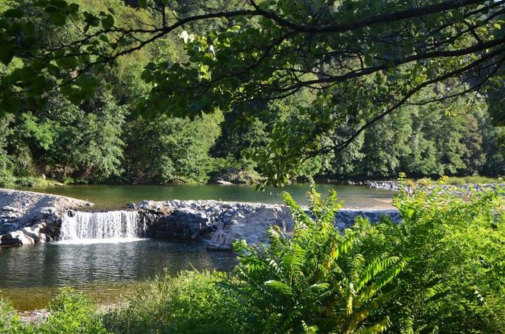 Location de vacances pour 5 personnes, avec jardin et vue à Meyras - 4