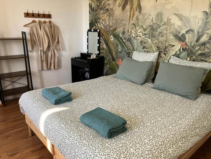 Location de vacances pour 2 personnes, avec terrasse et jardin à Pomerol