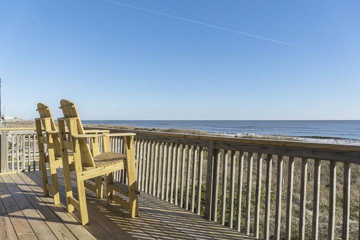 Vacation rental for 14 people, with terrace in Oak Island (NC)