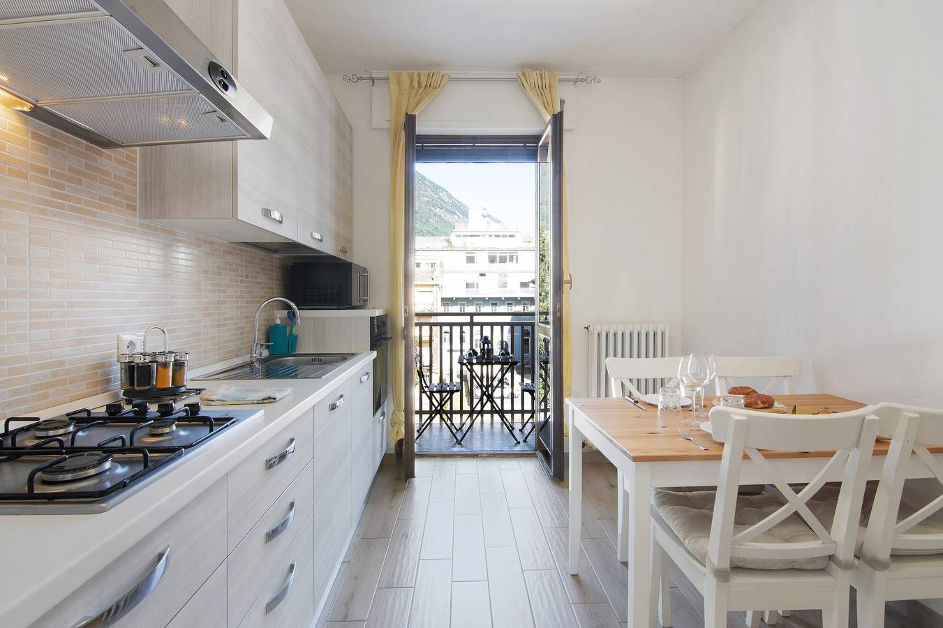 Ganze Wohnung, Ferienwohnung 'Mary House' mit Bergblick, privater Terrasse und Wlan in Sondrio (Stadt), Sondrio