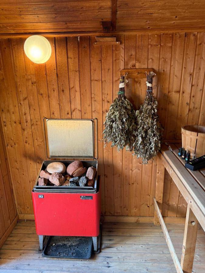 Ferienwohnung für 12 Personen, mit Balkon und Terrasse sowie Garten und Sauna in Laatzen - 2