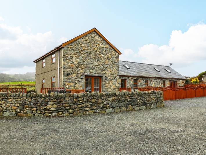 Cottage for 8 people, with Hot tub and Garden in Snowdonia