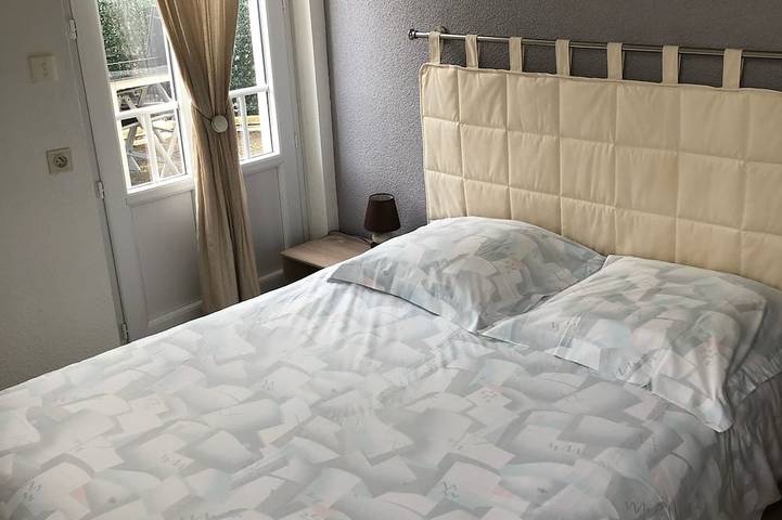 Gîte pour 4 personnes, avec terrasse dans Office De Tourisme De Luz Saint Sauveur - 4