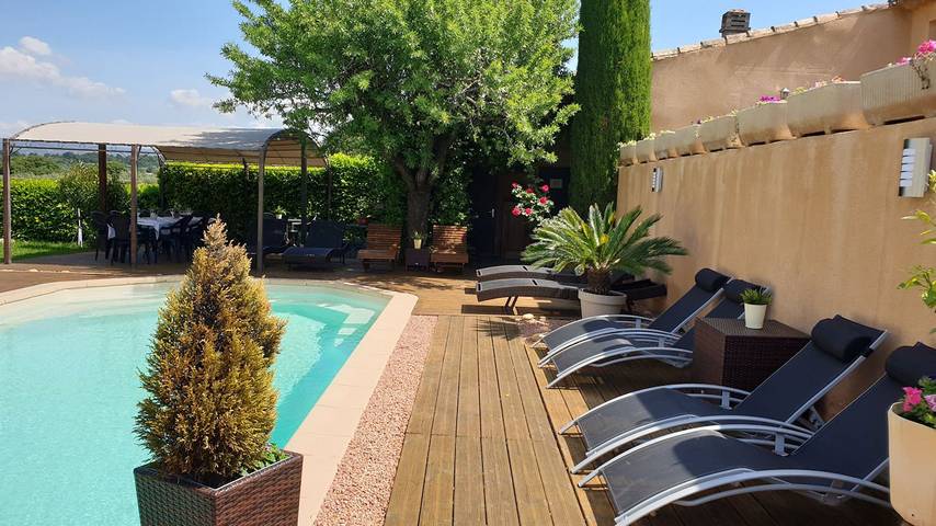 Chambre d’hôte pour 5 personnes, avec piscine et jardin en Provence - 2
