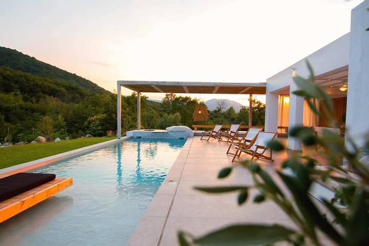 Ferienhaus für 6 Personen, mit Pool und Garten sowie Balkon und Whirlpool in Chalkidiki