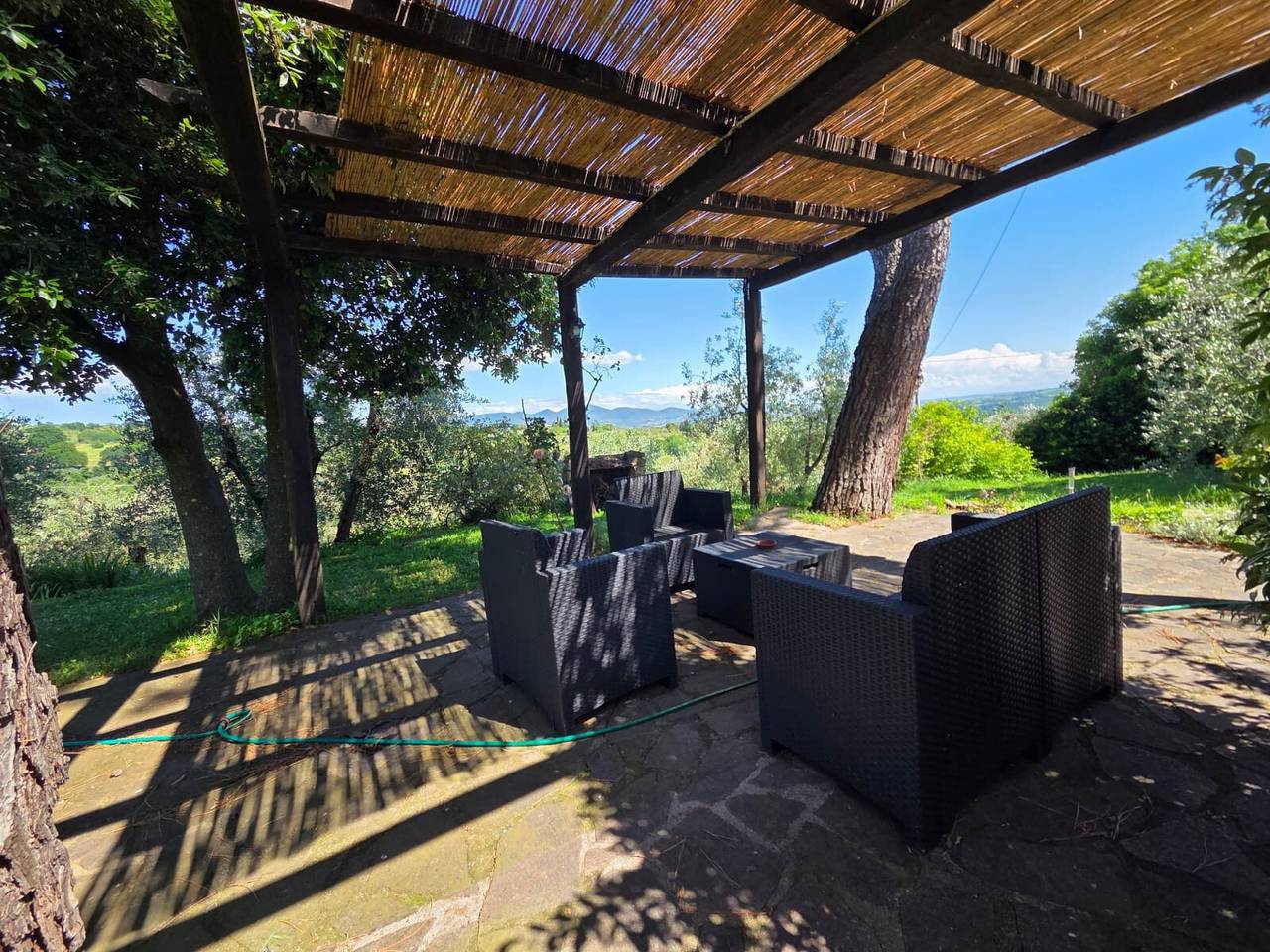 Room '"Tra Gli Ulivi E Il Panorama"' with Mountain View, Private Garden and Wi-Fi in Orvieto, Terni Province