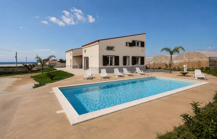 Villa per 13 persone, con giardino a Ragusa