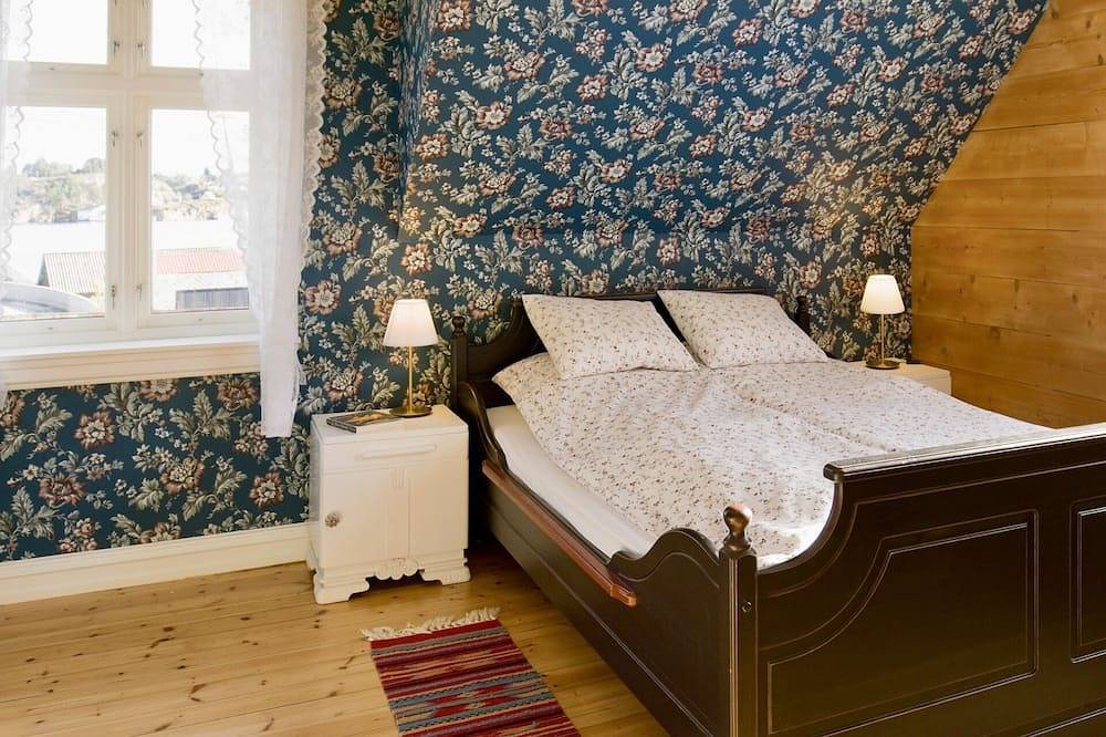 Beautiful historic Norwegian house in picturesque fishing village. in Sund