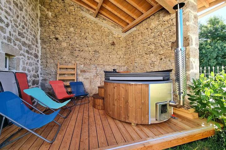 Gîte pour 12 personnes, avec jardin