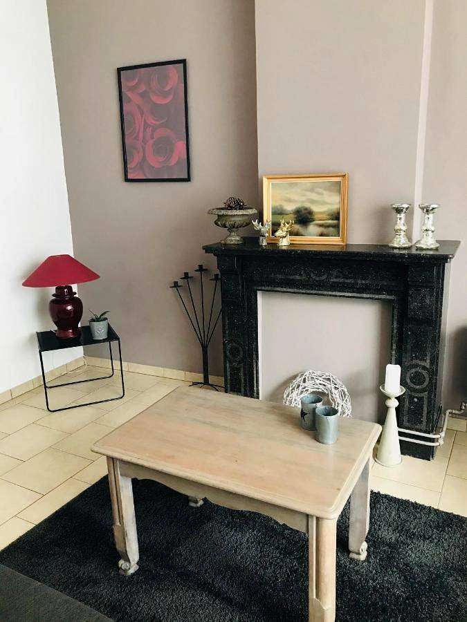 Appartement entier, One-Bedroom Apartment in Saint-Hubert, Région de Neufchâteau