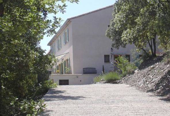 Location de vacances pour 2 personnes, avec vue ainsi que terrasse et jardin à Cabrières (Hérault) - 2