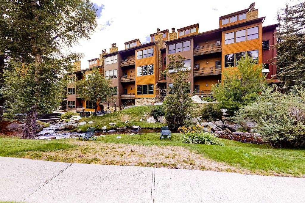 Ganze Wohnung, Perfect ski condo w/ shared hot tubs & firepit - walk to the base area & trails in Steamboat Springs, Medicine Bow-Routt Nationalwald