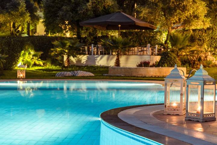 Hôtel pour 2 personnes, avec Balcon et Jacuzzi ainsi que Terrasse et Jardin