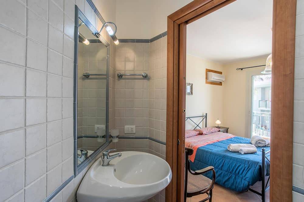 Entire apartment, Gorgeous apartment in Furci Siculo in Furci Siculo, Messina Province