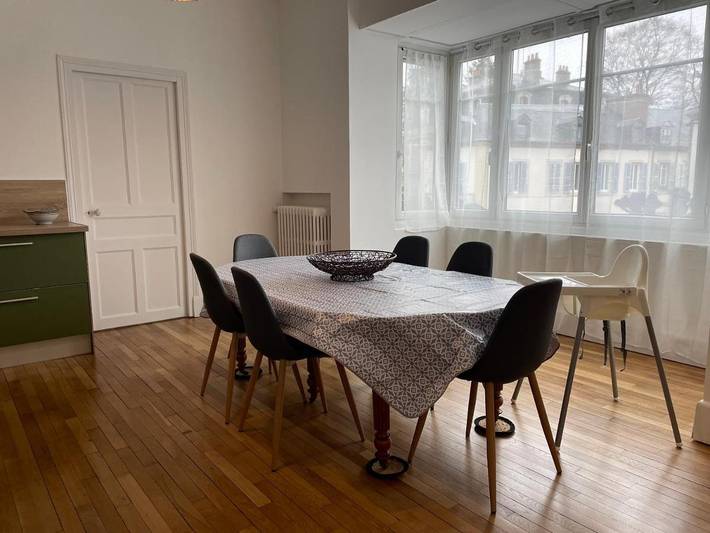 Gîte pour 7 personnes, avec terrasse à Moulins - 4